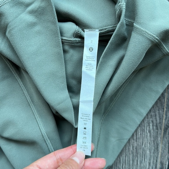 Lululemon Align 25” with pockets size 2 grey sage - Picture 7 of 7